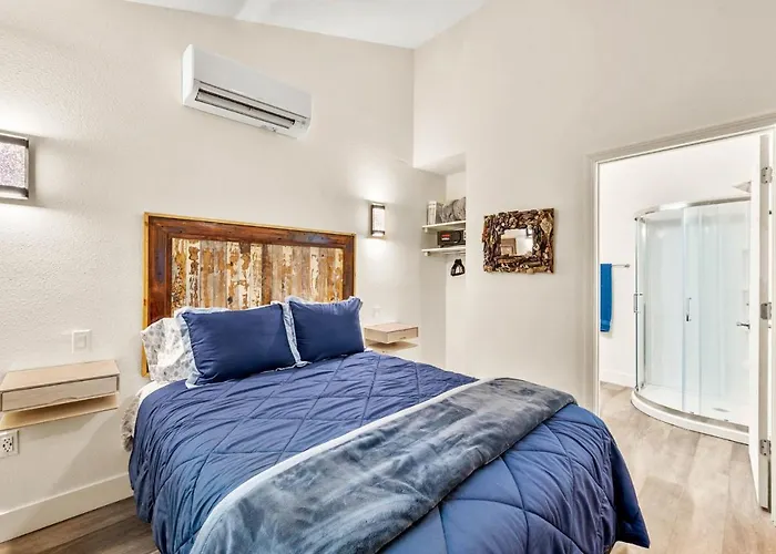 Pet Friendly hotel: Sea Cottages Of Amelia